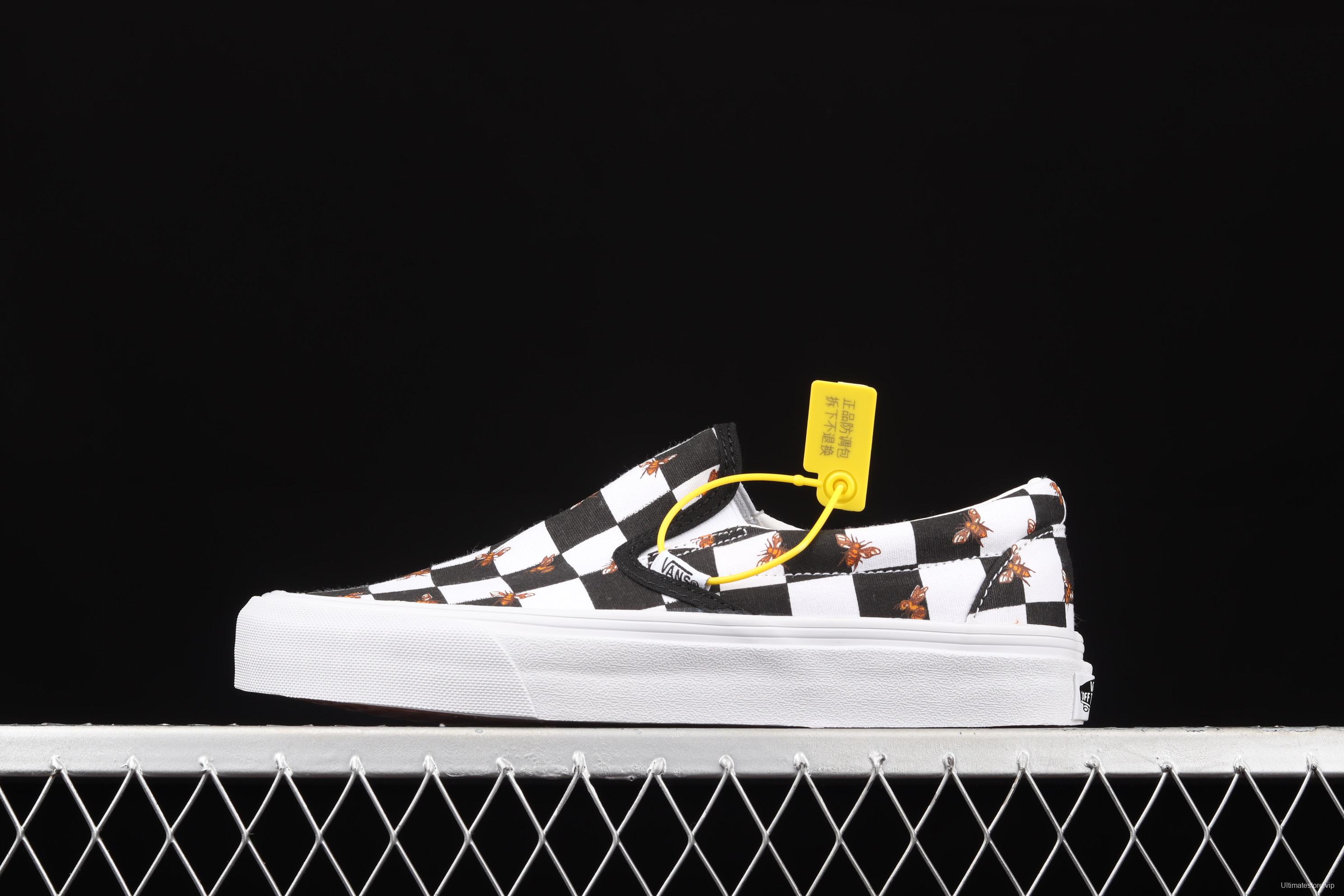 Vans Slip-On big black and white checkerboard small bee printed low-top canvas shoes VN0A33TB9EH