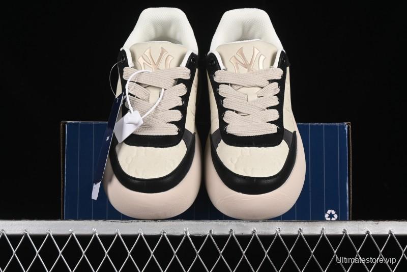 MLB Chunky Classic Base New York Yankees Lightweight Platform Casual Sneakers - 3ASXBMN4N50BKS