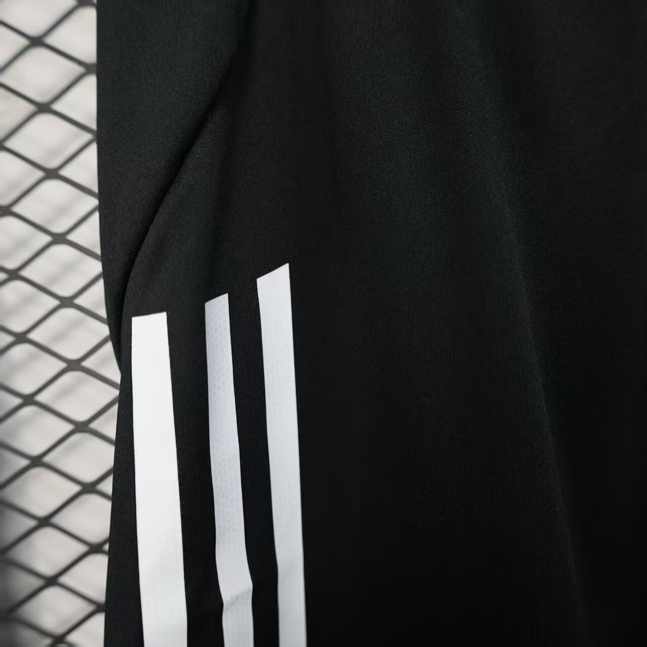 Player Version 25/26 Manchester United Away Shorts