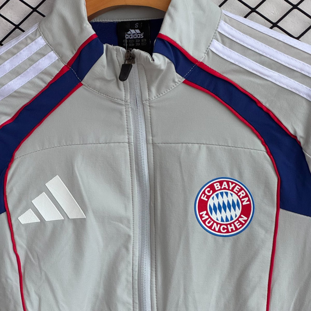 25/26 Bayern Munich Grey with Red Full zipper Jacket Tracksuit+ long pants