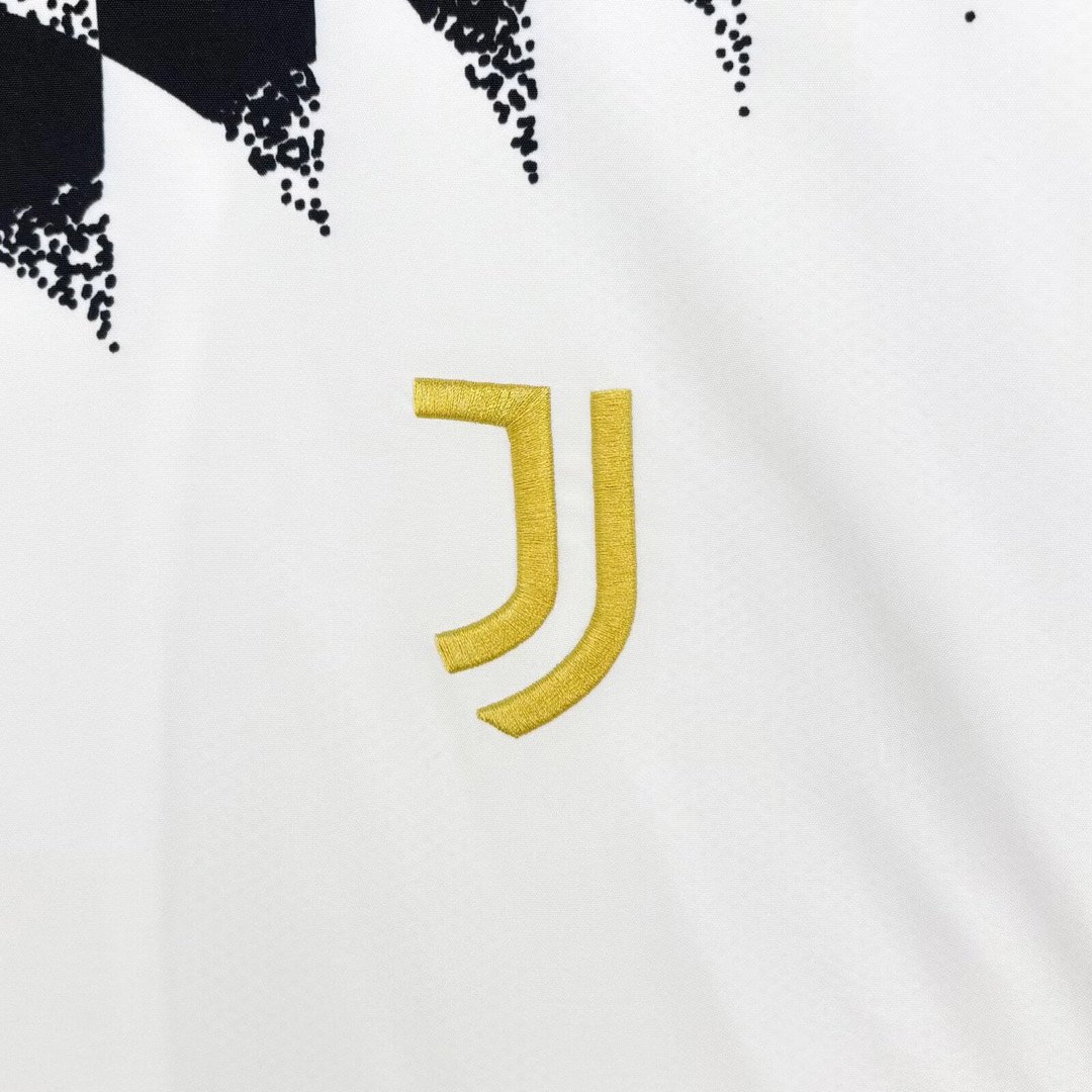 26/27 Juventus  White Full Zipper Windbreaker Jacket